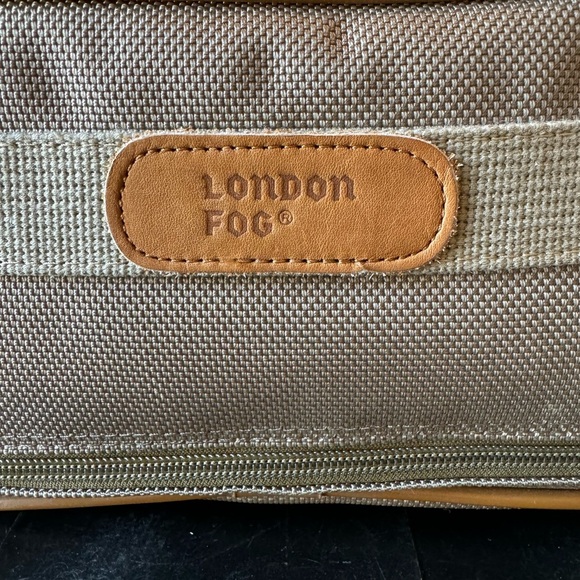 LONDON FOG Men’s Dusty Sage Grey Toiletry Travel Bag w/ Brown Piping - Picture 2 of 14